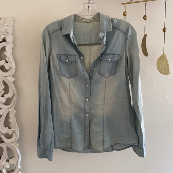 🪞 chambray button up tie top - Picture 2 of 3